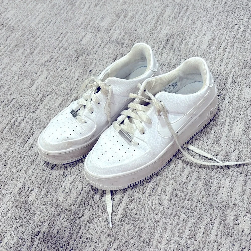 Lightly used Nike platform airforce one. Size 8.5 women’s. White. - Picture 1 of 2